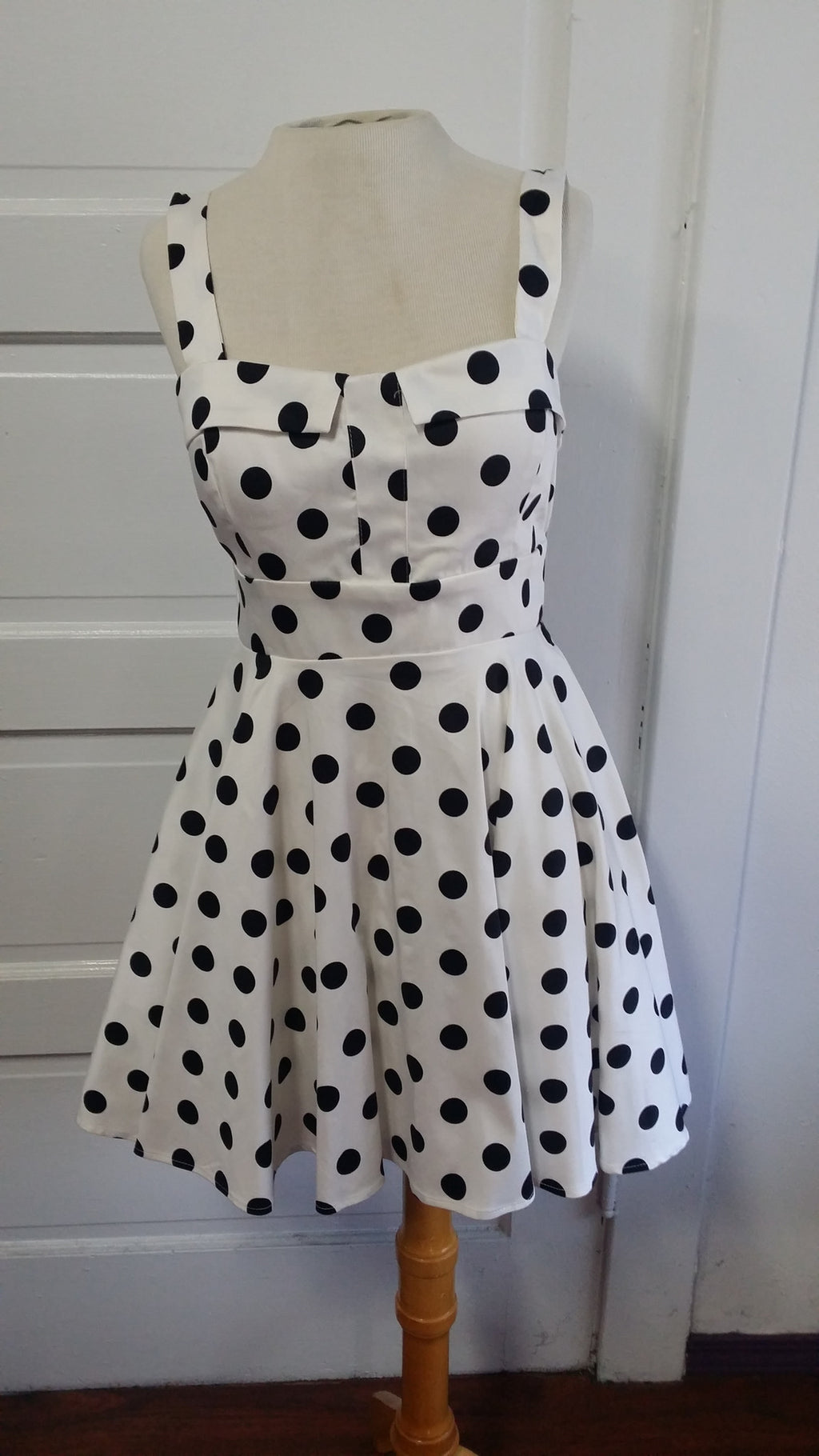 Vintage style black and white polka-dot dress
