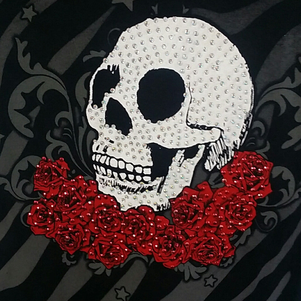 Black skull t-shirt